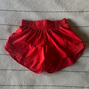 Lululemon Athletica Red LR Hotty Hot Shorts size 0